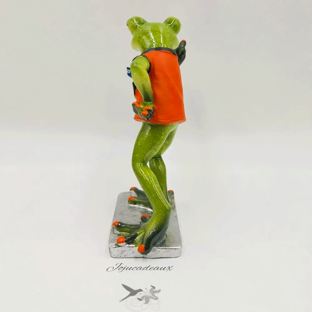 Grenouille joueur de Fléchettes en résine 15CM