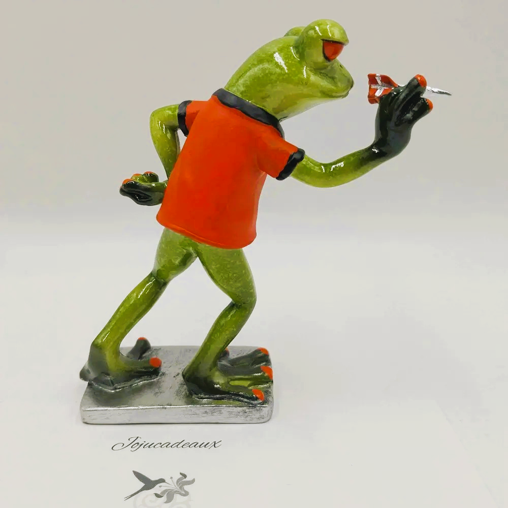 Grenouille joueur de Fléchettes en résine 15CM